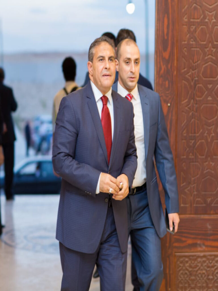 اللاعب الكبير طاهر ابو زيد .