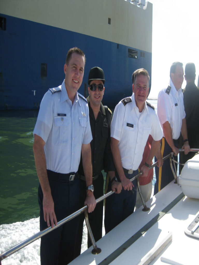 الملحق البحرى والملحق الجوى الأمريكى